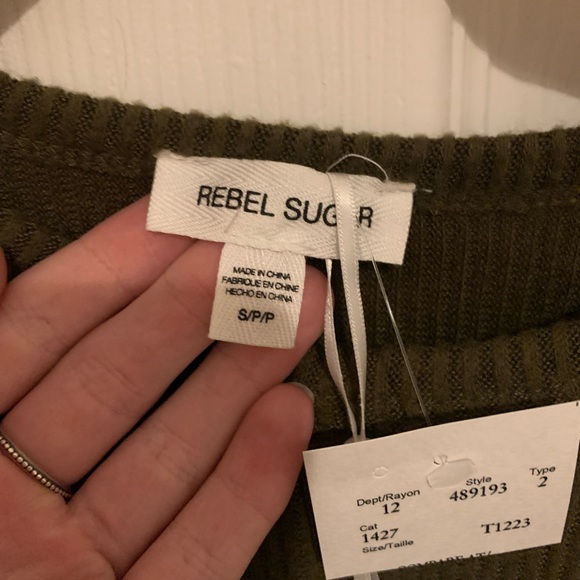 army green long sleeve - Picture 3 of 4